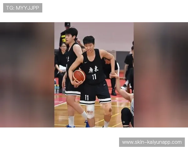 球场花絮:幕后趣味小故事让你笑出声,球场搞笑视频